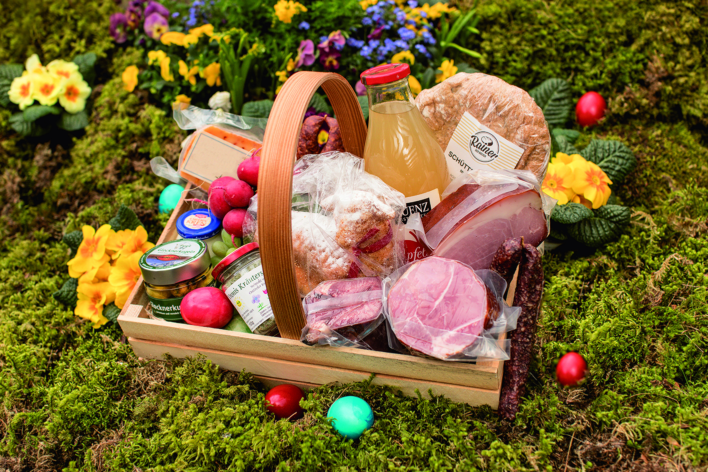 K&ouml;stlichkeiten vom Metzger, wie etwa ein &bdquo;G'selchtes", geh&ouml;ren zu Ostern dazu wie bunt bemalte Ostereier.