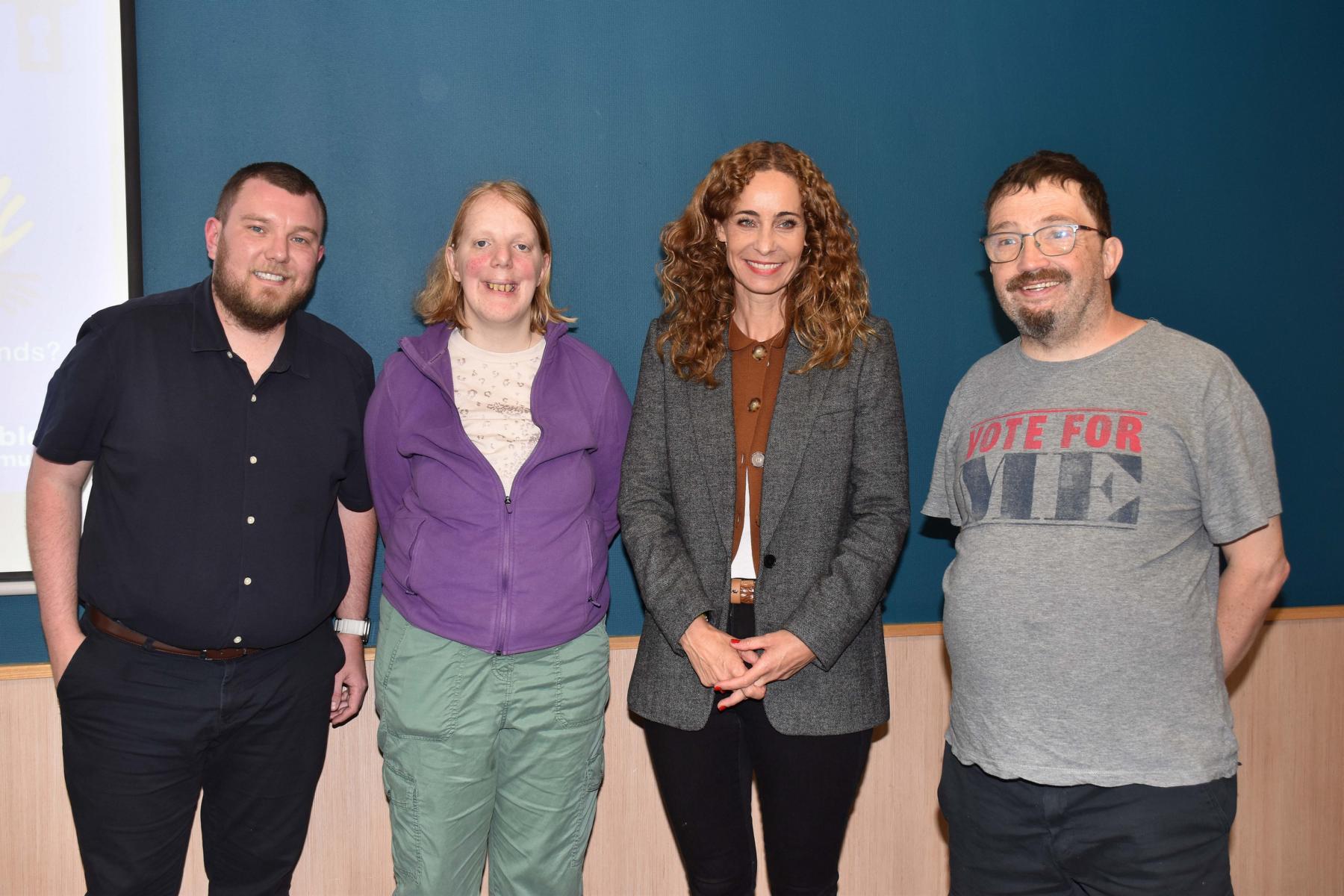 V. li.: Jamie Cooke (Leiter Politik und Kommunikation) und Heather Gilchrist (Mitglied und Botschafterin) von ENABLE Scotland mit LRin Eva Pawlata und Thomas Baumgartner, Regionalsprecher Osttirol/Arbeit. Foto: Land Tirol/Dorfmann