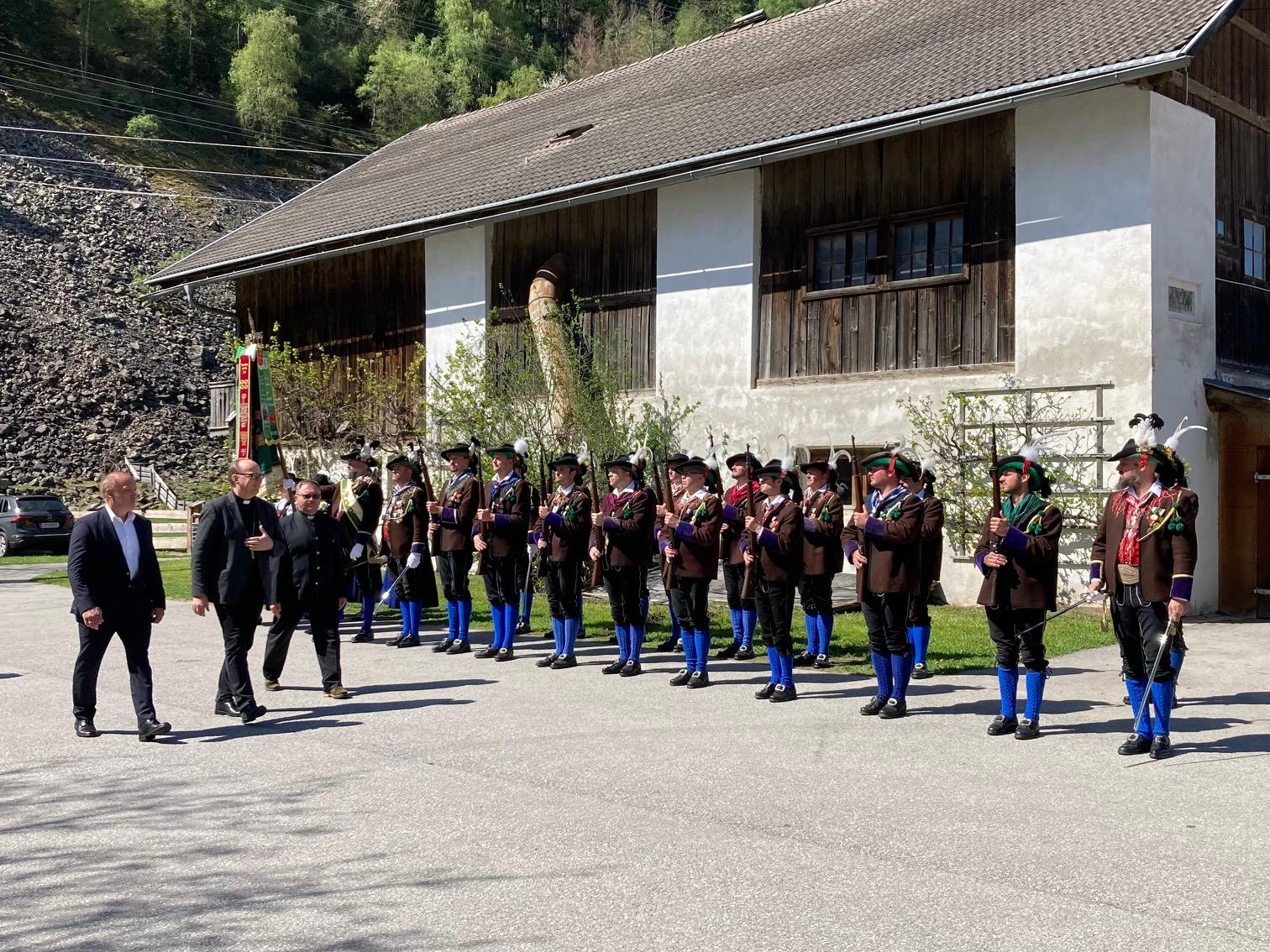 Landes&uuml;blicher Empfang f&uuml;r Bischof Hermann Glettler in St. Johann im Walde. Foto: Stangl