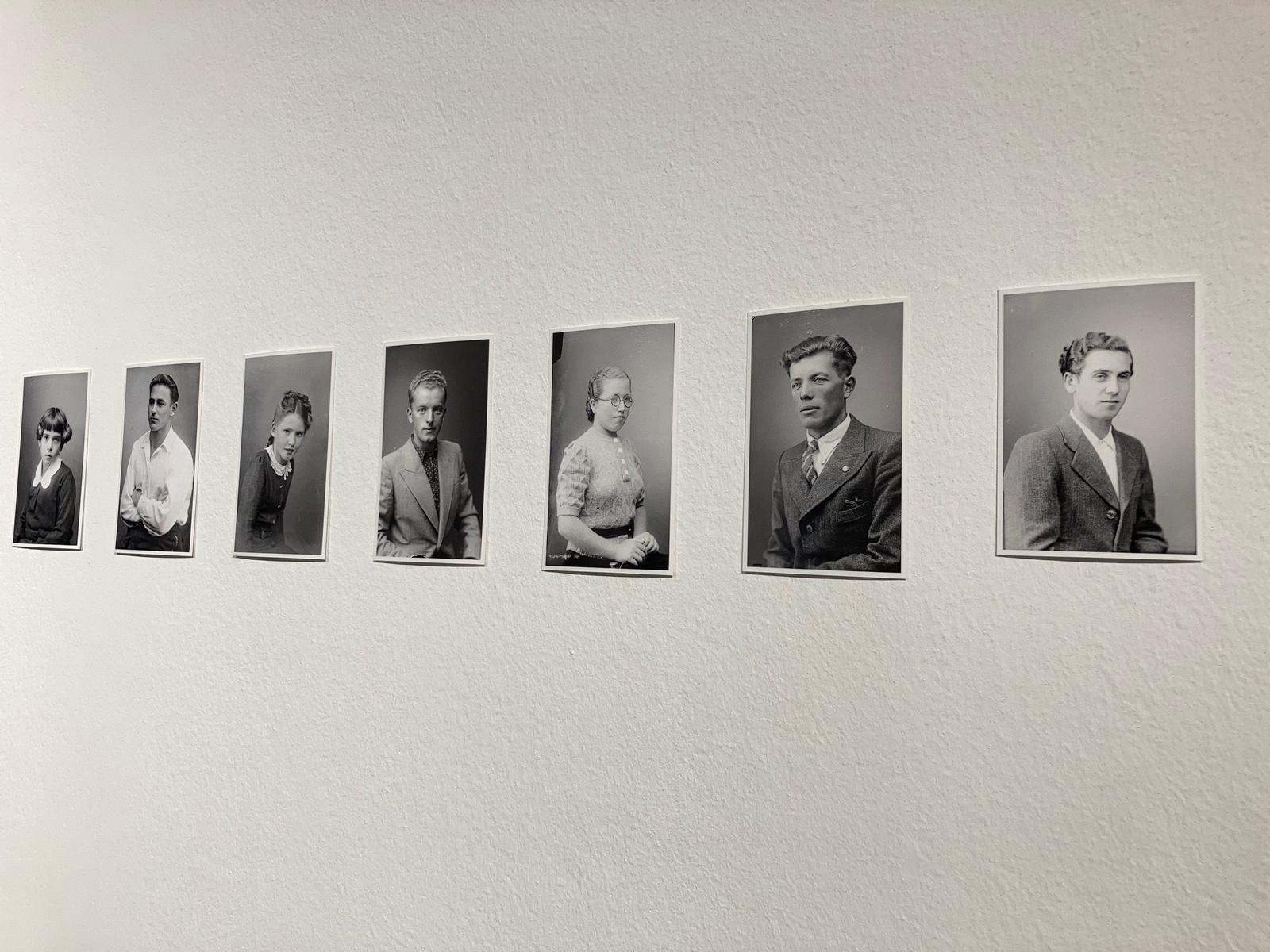 Die historischen Portraits aus dem Atelier von Maria Egger (1877-1951) im RLB-Atelier. Foto: Stangl