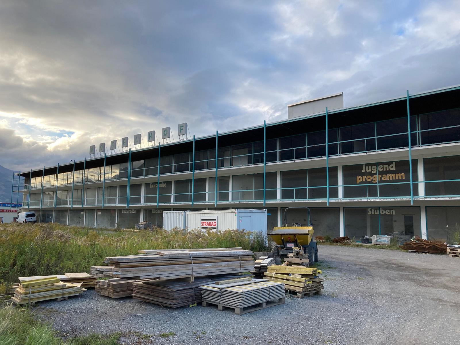 Auch mit dem Umbau beim M&ouml;belhof Nussbaumer soll begonnen werden, sobald alle Genehmigungen vorliegen. Foto: Stangl