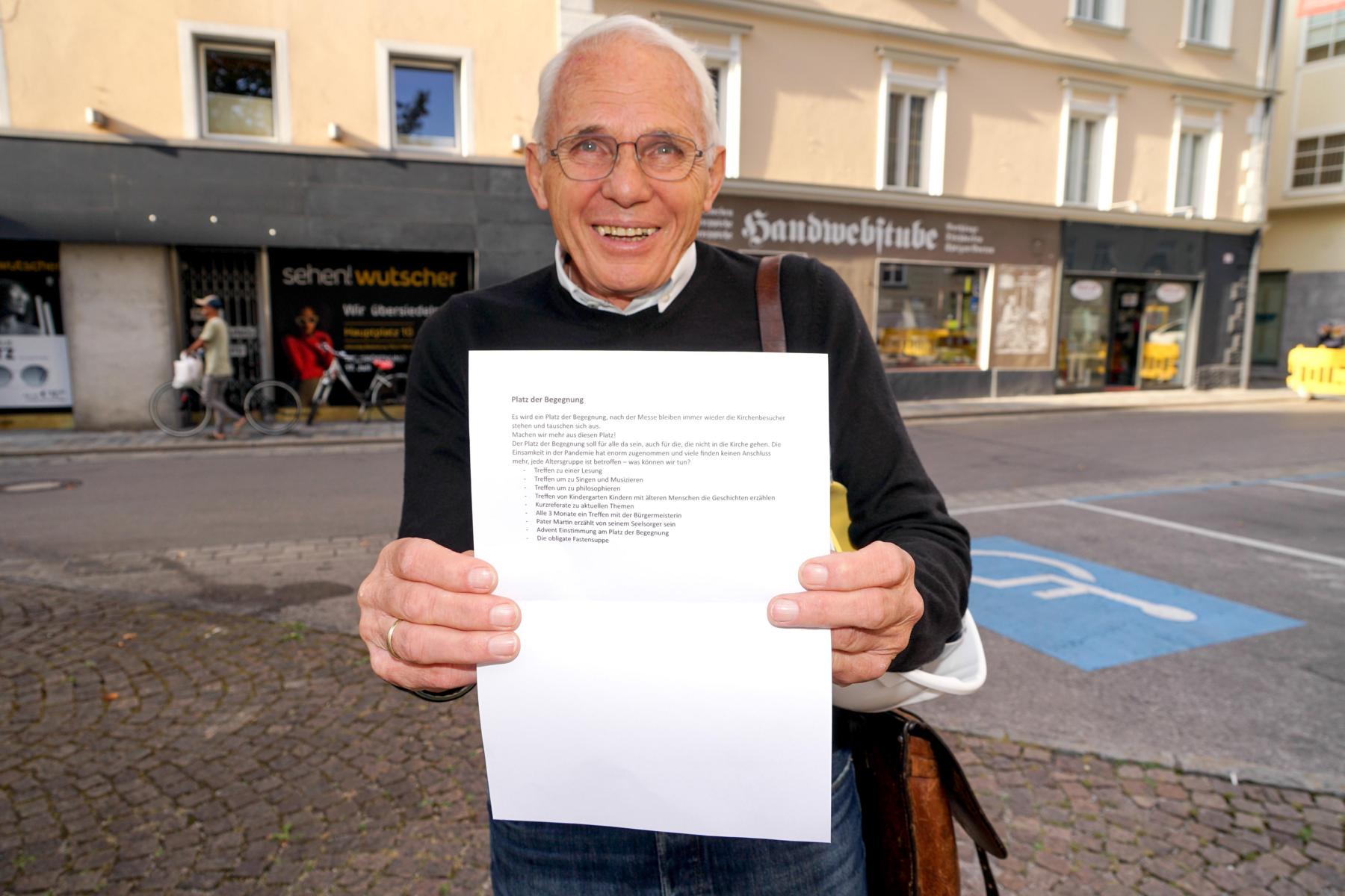 Spenden-Initiator Rudi Rumpl hat sich Gedanken zum neuen Klosterplatz gemacht, Foto: Stadt Lienz/Lenzer
