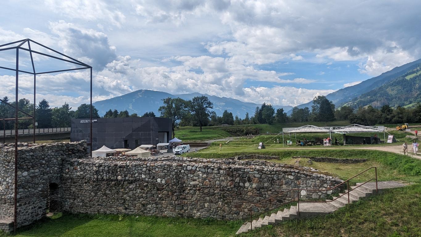Der Arch&auml;ologiepark wird zum Marktplatz, die Markttage sind frei zug&auml;nglich. Foto: Knorr