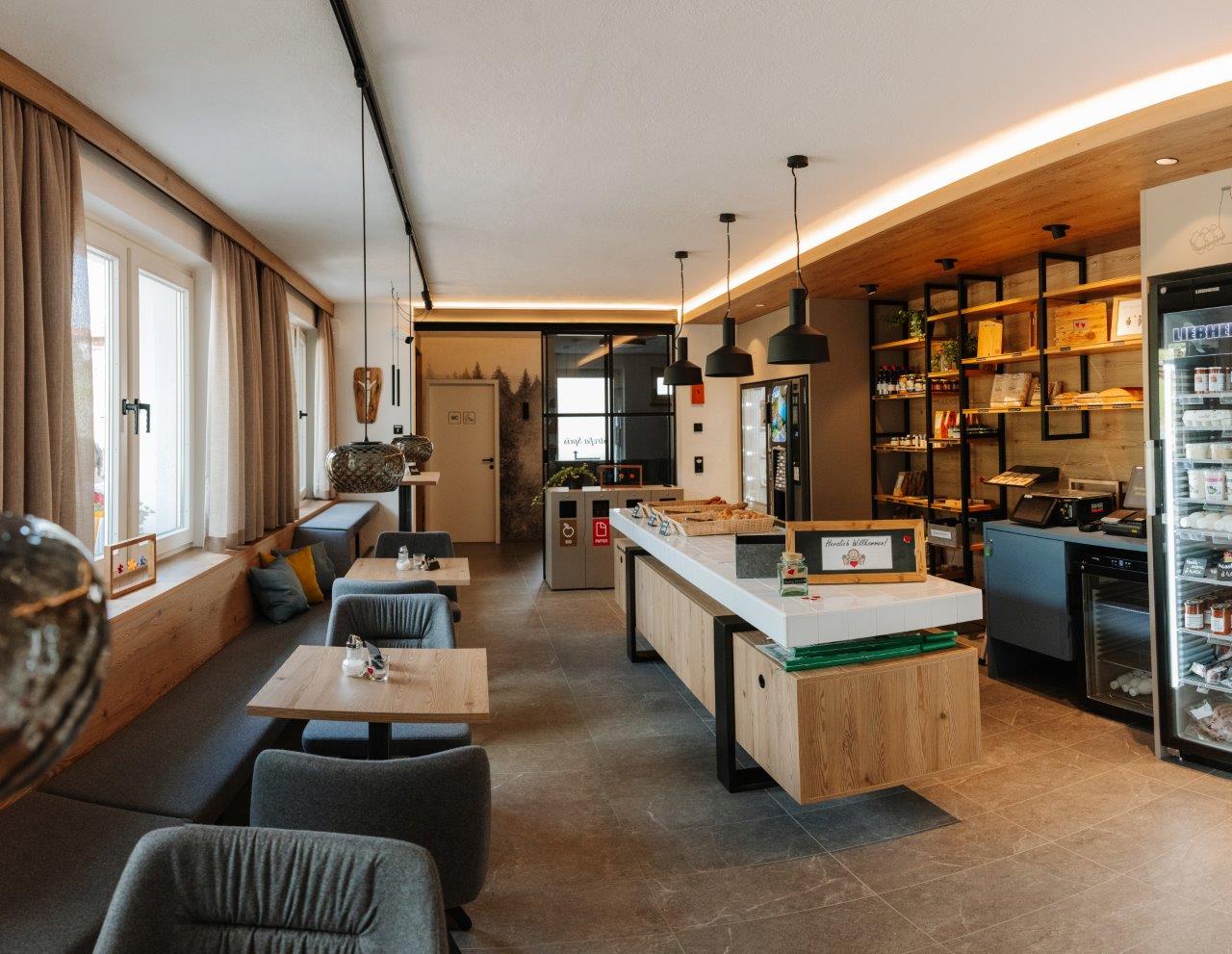 Die "Stro&szlig;a Speis" ist Nahversorger und Begegnungsraum zugleich, Foto: Elias Bachmann