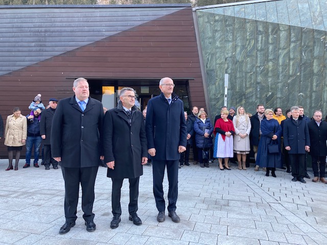Bgm. Markus T&ouml;nig, Alt-Bgm. Franz Hopfgartner und LH Anton Mattle auf dem Weg zum Landes&uuml;blichen Empfang. Foto: Stangl