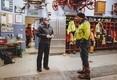 Im Gespr&auml;ch mit der Feuerwehr in Pr&auml;graten am Gro&szlig;venediger erkundigten sich LH G&uuml;nther Platter und B&uuml;rgermeister Anton Steiner nach den aktuellen Herausforderungen und Eins&auml;tzen, Foto: Land Tirol/Expa