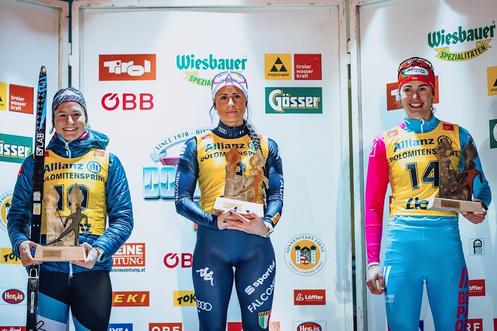 Die Siegerin Alice Candlini flankiert von zwei &Ouml;sterreicherinnen, Foto: Expa Pictures