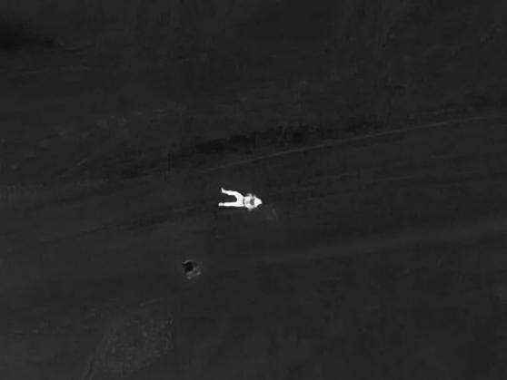 W&auml;rmebild einer Person (&Uuml;bung) in der Nacht  Foto: Bergrettung/Tirol