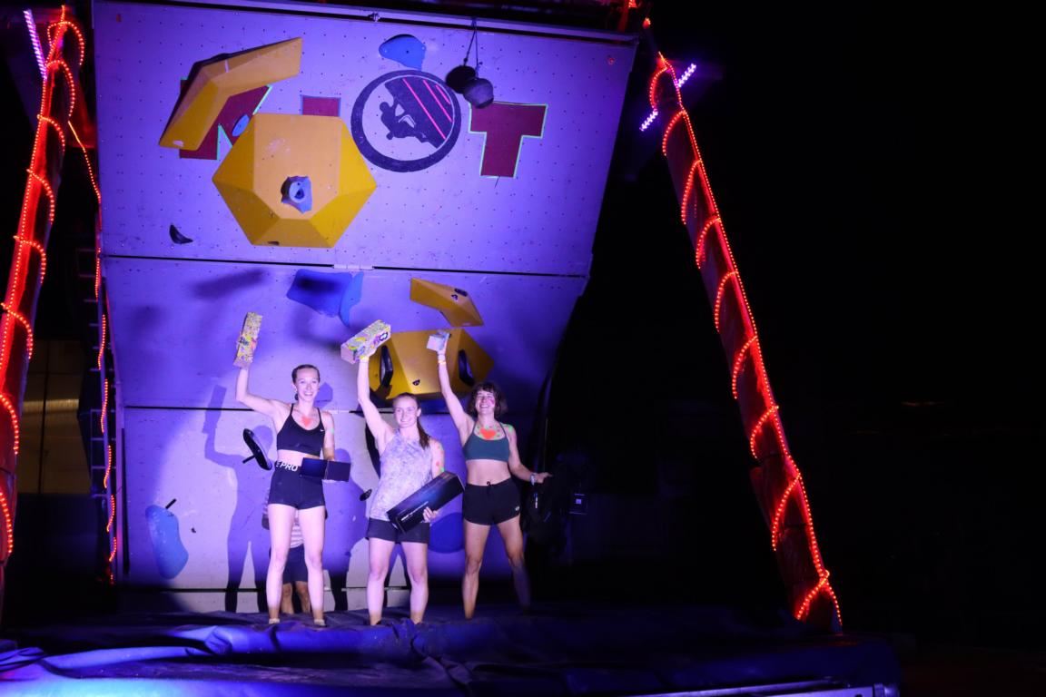 Das Damen-Siegespodest: Maya Klaunzer, Sandra Lettner, Kathi P&ouml;ll. Foto: Sarah Klaunzer-Sporer