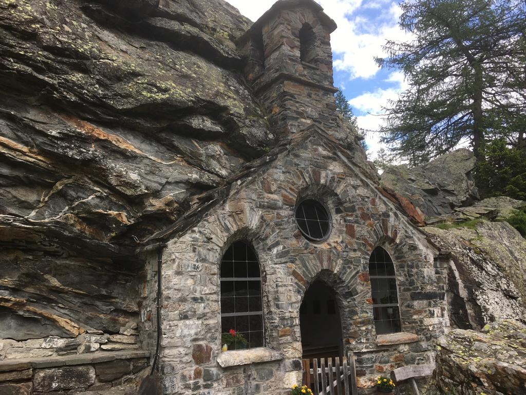 Die Felsenkapelle blieb unversehrt, Archivfoto: Brugger