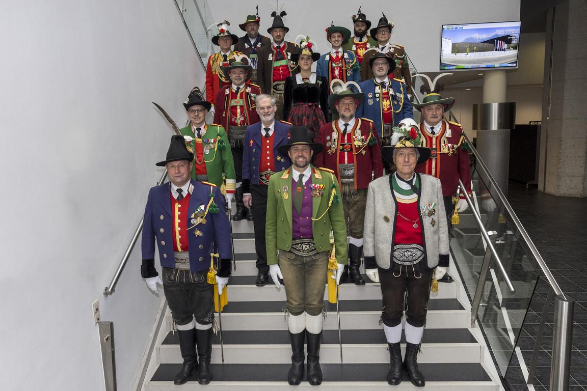 Neu gew&auml;hlte Bundesleitung mit Landeskommandant Mjr. Thomas Saurer (vorne mitte). Foto: BTSK / Matthias Sedlak