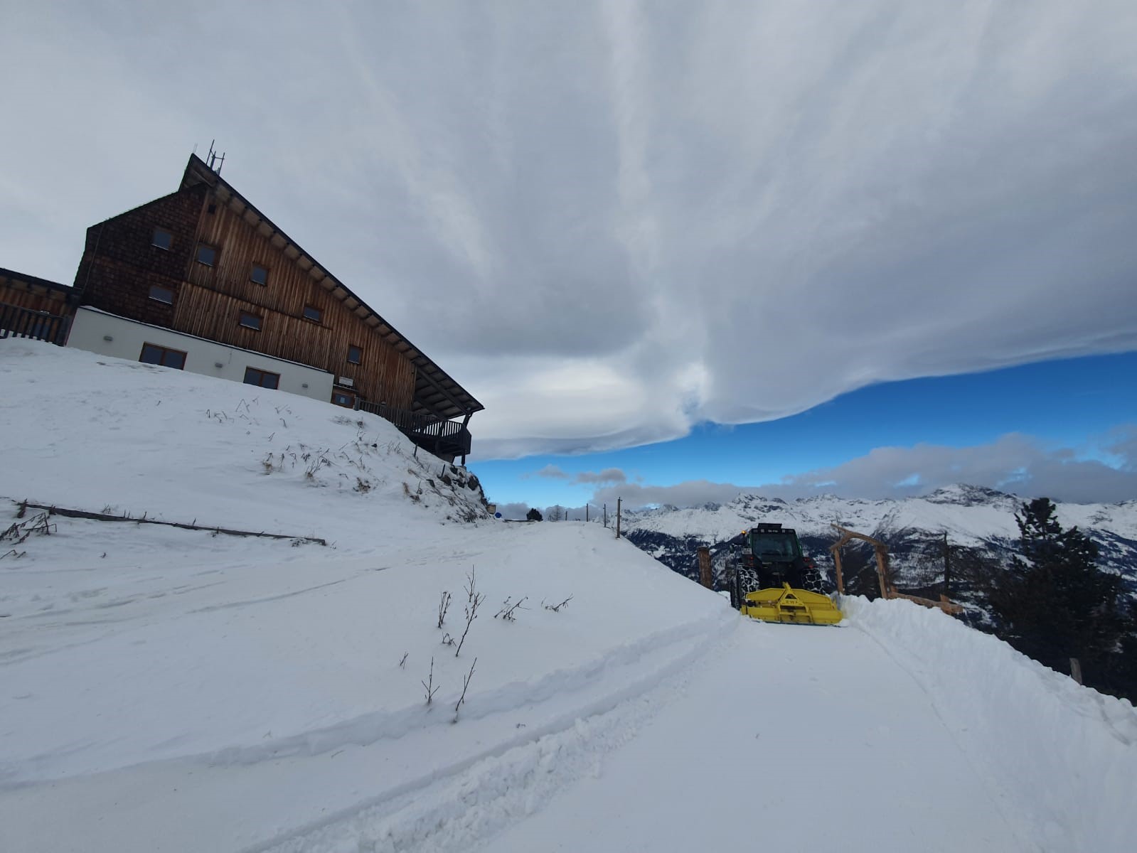 "Feinschliff" auf der Rodelbahn Hochstein