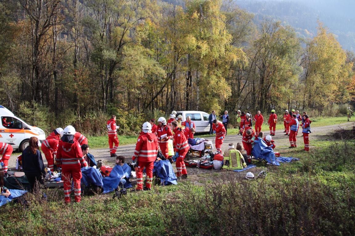 &Uuml;bung: Patientenversorung in Kienburg. Foto: RK Osttirol