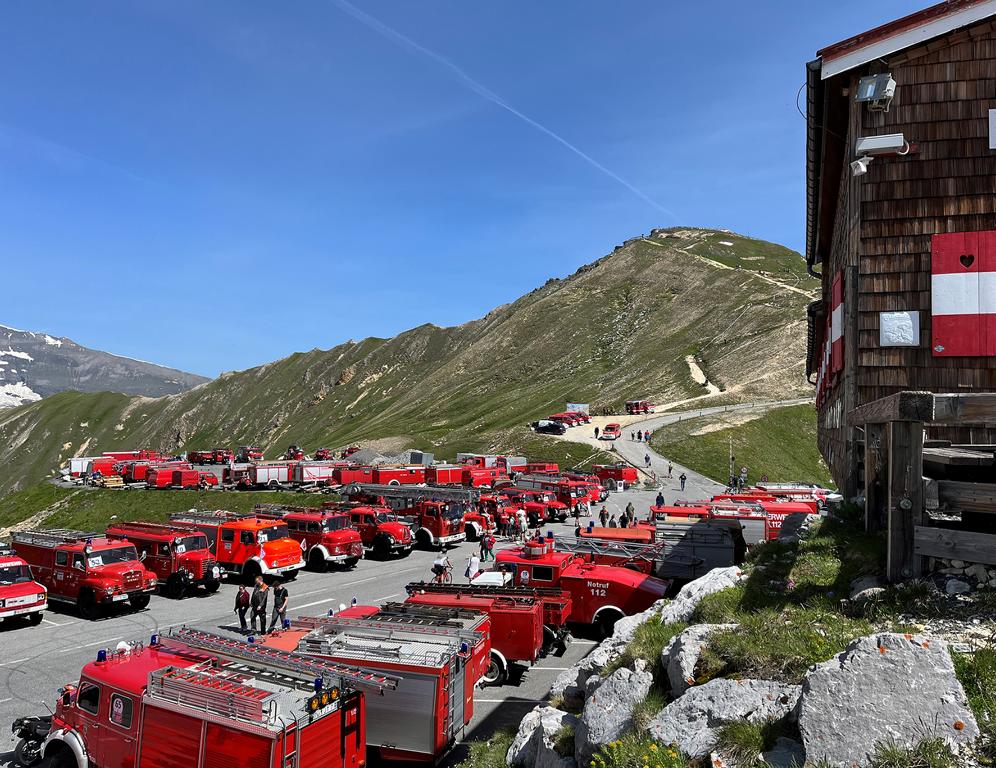 Feuerwehr-Oldtimer auf Gro&szlig;glockner Hochalpenstra&szlig;e