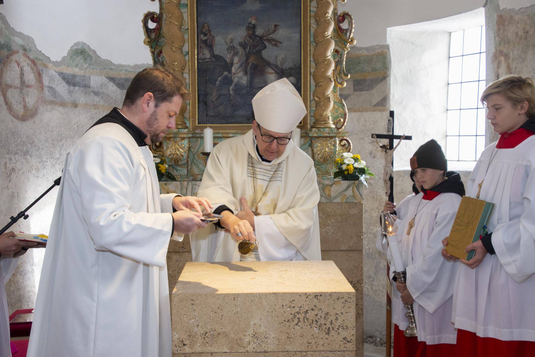 Die besondere Weihezeremonie. Foto: Pfarre Kals