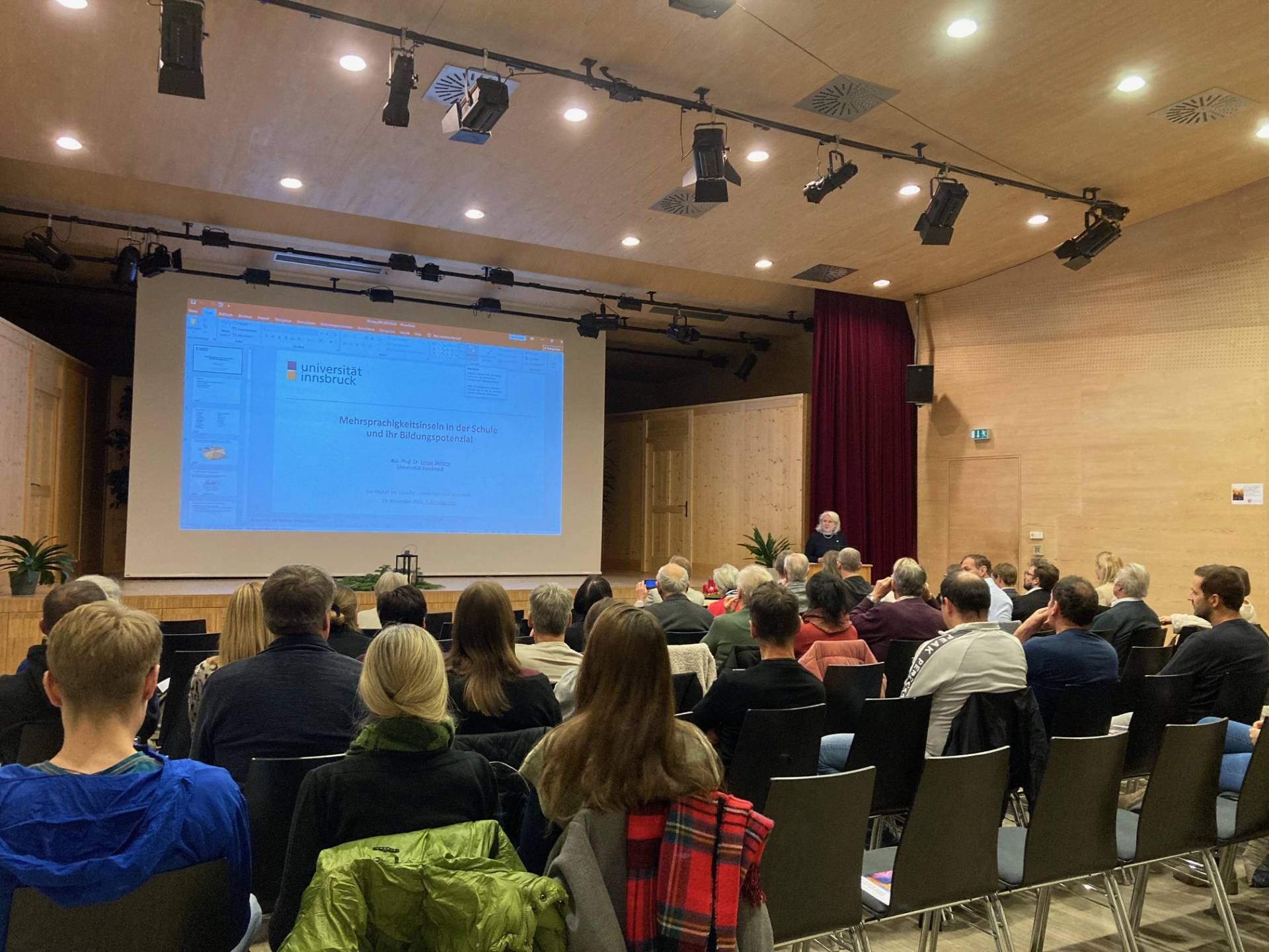 Die Universit&auml;t im Dorf macht jedes Jahr im Haus Valgrata Station. Foto: Stangl