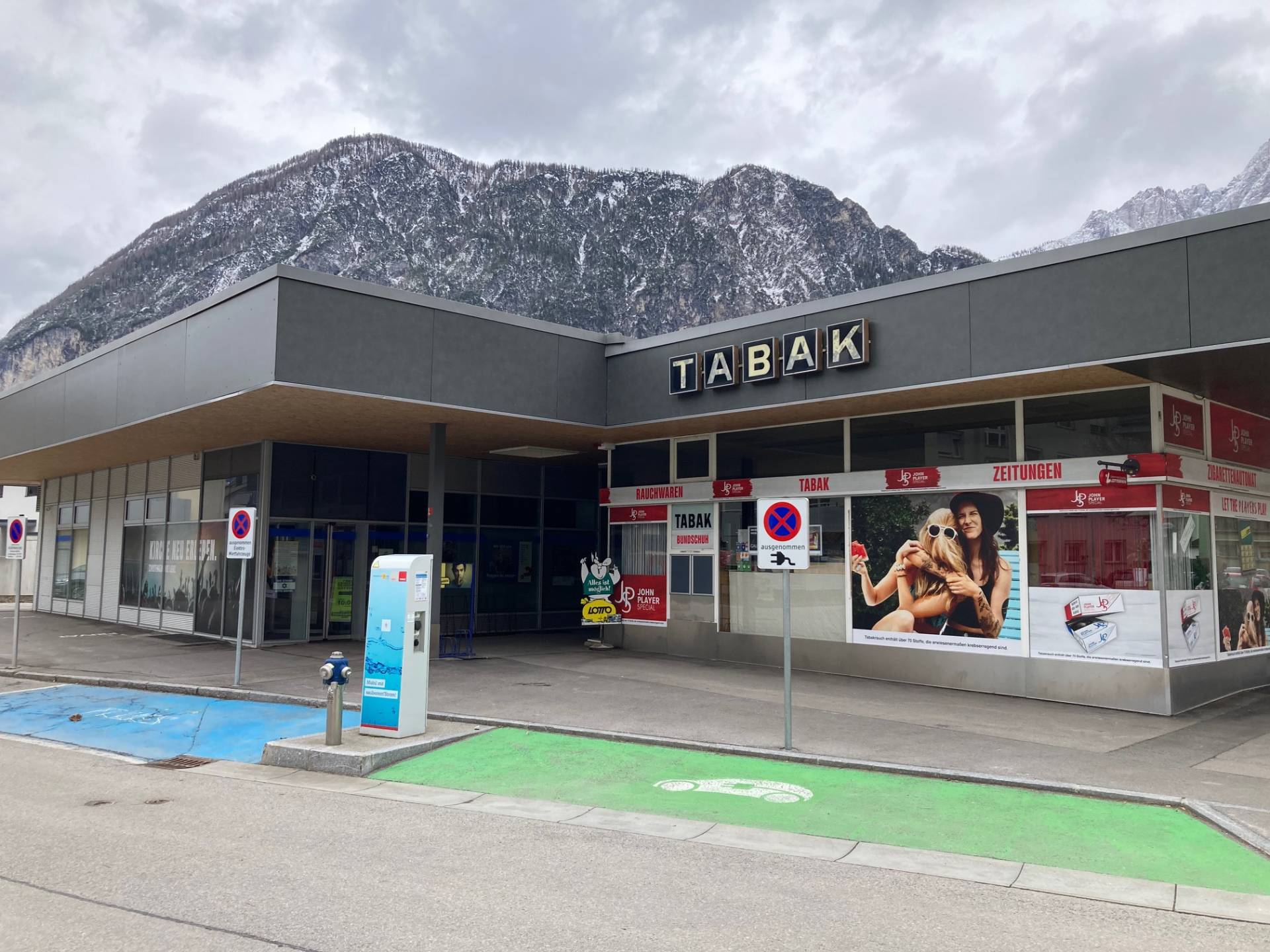 Die Trafik &uuml;bersiedelt vom Brixnerplatz ins Spargeb&auml;ude an der Pustertalerstra&szlig;e. Foto: Stangl