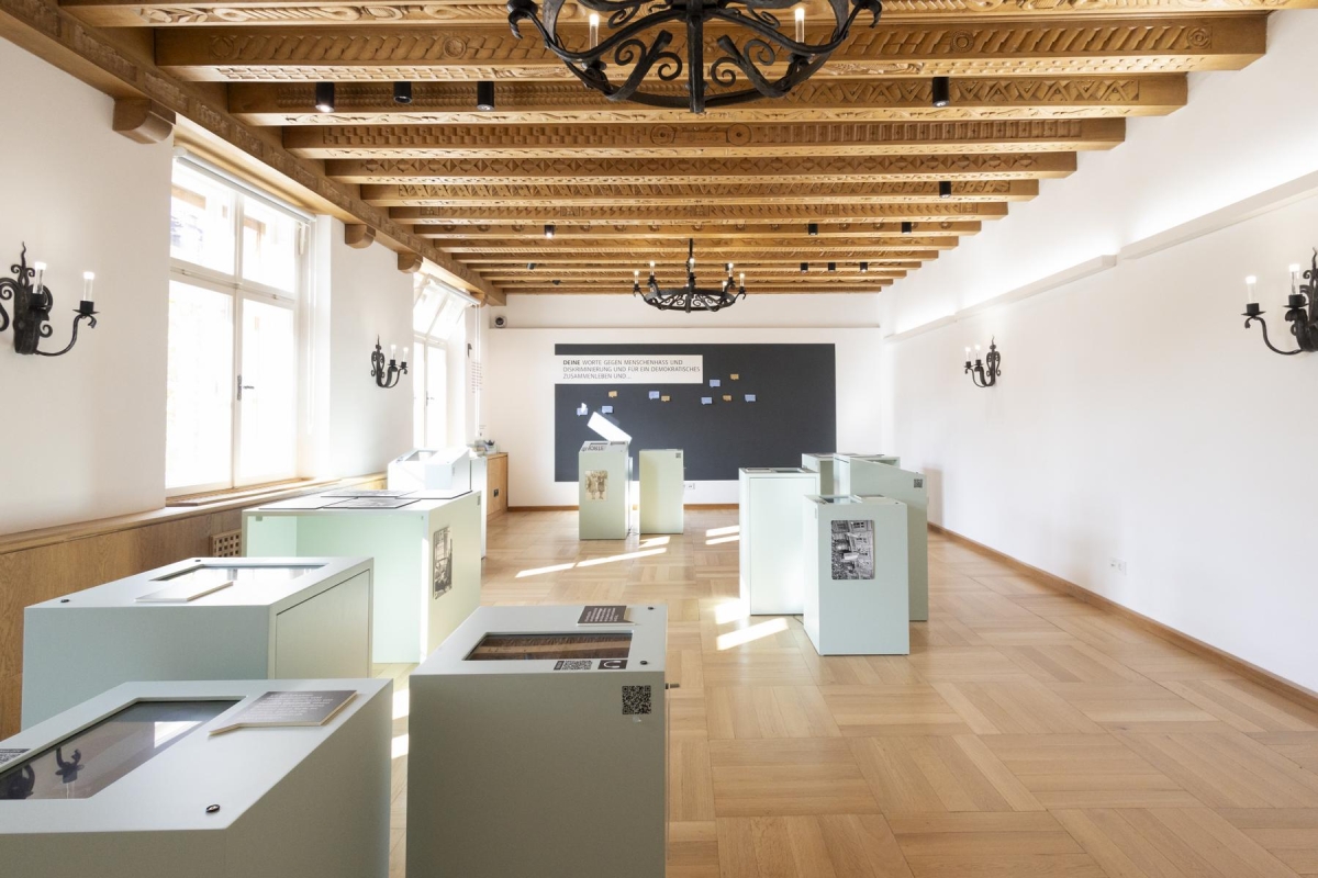 Ausstellung zu NS-Vergangenheit des Geb&auml;udes 