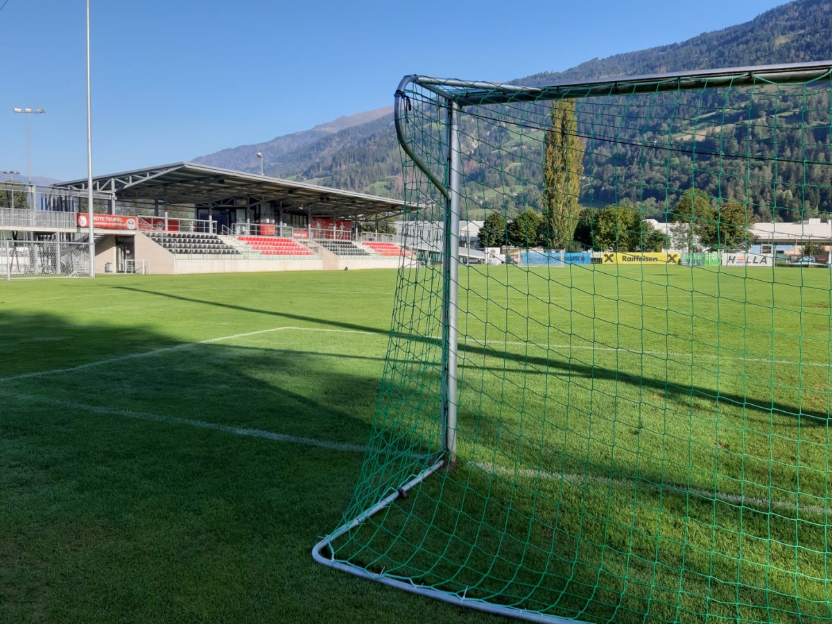 Charityfu&szlig;ball in Debant: K&uuml;chen-Chefs gegen Gemeindechefs