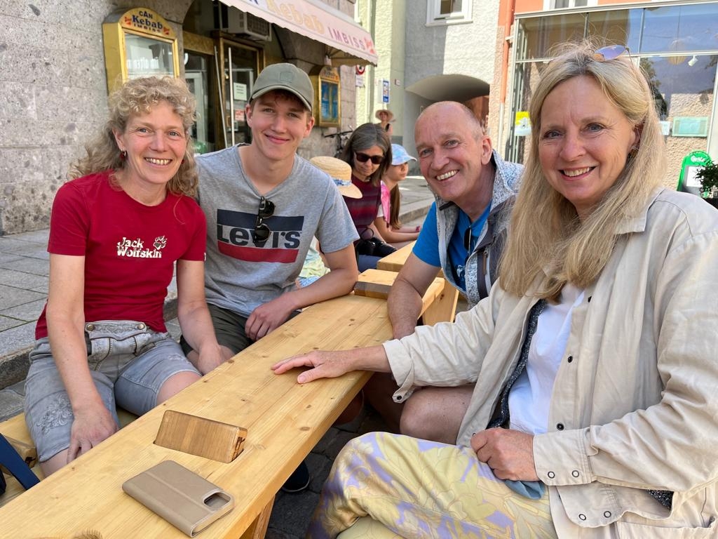 Olala 2023: Bank-Invasion zum Platznehmen und Reden