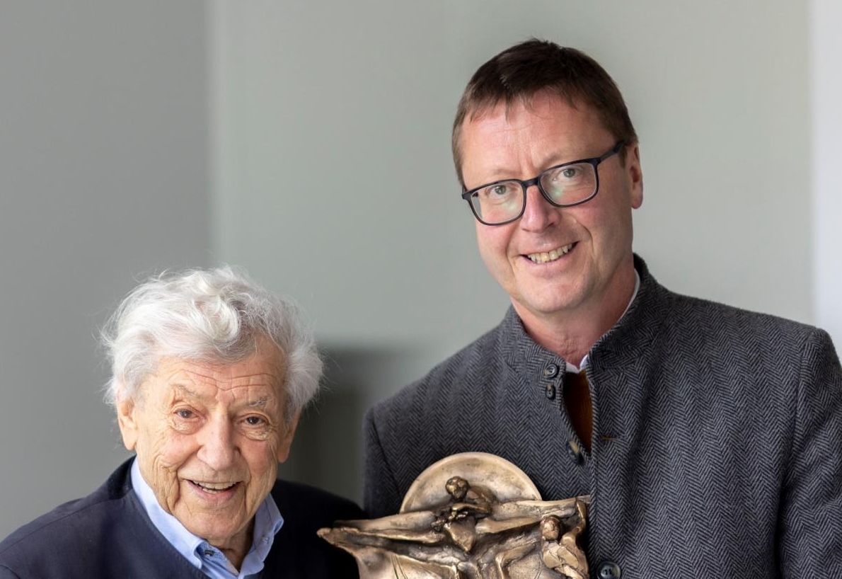 Kunstauktion zugunsten der Baustelle im Pfarrhaus St. Andr&auml;