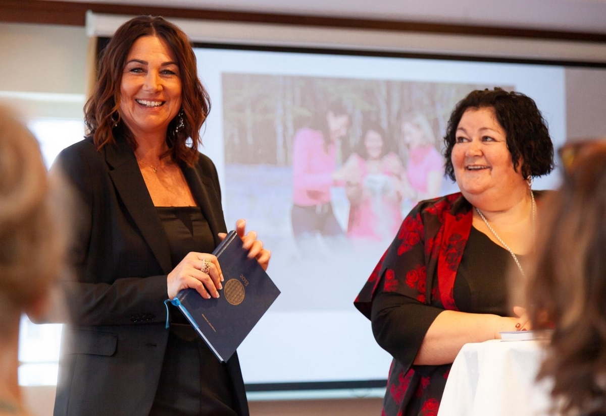 Altes Wissen und Karten f&uuml;r die Seele