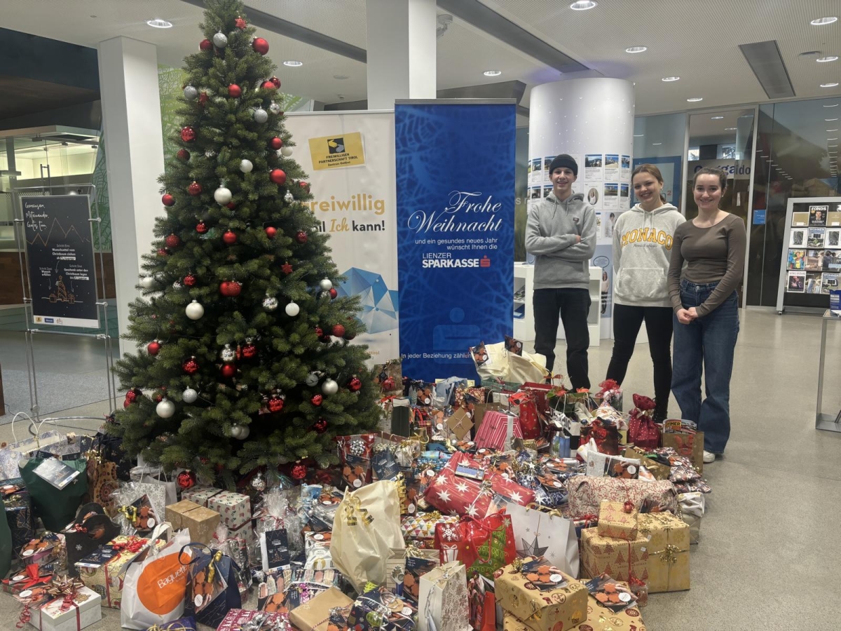 Weihnachtswunschbaum: 217 Packerl ausgeliefert