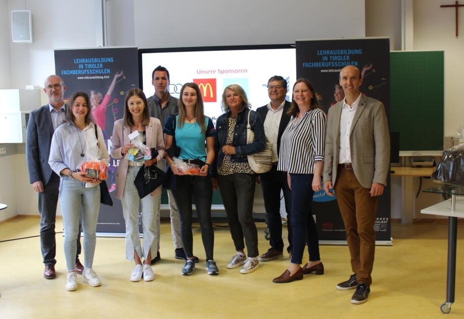 Drei Lehrlinge mit Verkaufstalent bei Landesbewerb 