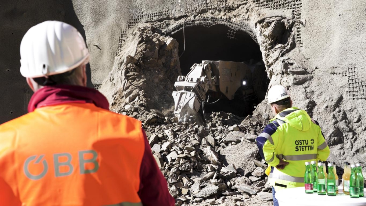 Gl&uuml;ck auf: Tunneldurchstich bei &Ouml;BB-Kraftwerk in Obervellach