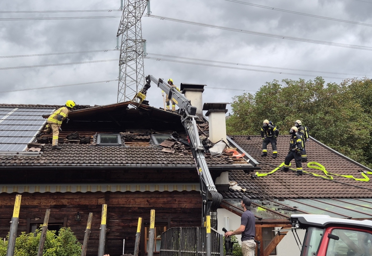 Dachstuhlbrand bei Naturbrennerei Kuenz in D&ouml;lsach