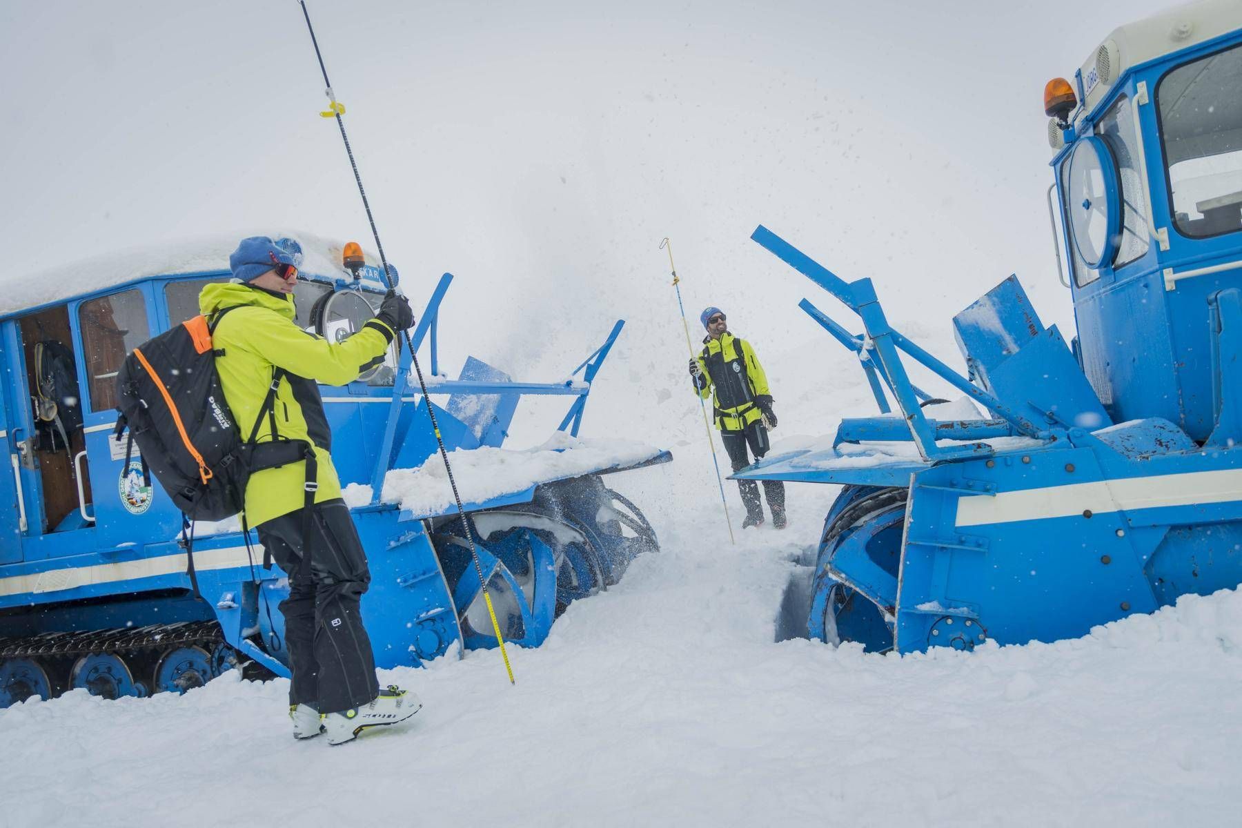 Lawinenkommission beim Durchstich. Foto: GROHAG/Christian Leopold