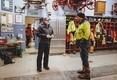 Im Gespr&auml;ch mit der Feuerwehr in Pr&auml;graten am Gro&szlig;venediger erkundigten sich LH G&uuml;nther Platter und B&uuml;rgermeister Anton Steiner nach den aktuellen Herausforderungen und Eins&auml;tzen, Foto: Land Tirol/Expa