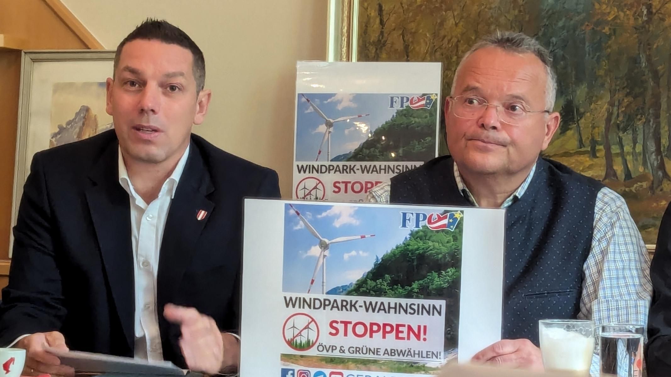 (l) Rene Reiter, Lienzer Spitzkandidat der FP&Ouml; & FP&Ouml; Bezirksparteiobmann Gerald Hauser   Foto: Radio Osttirol