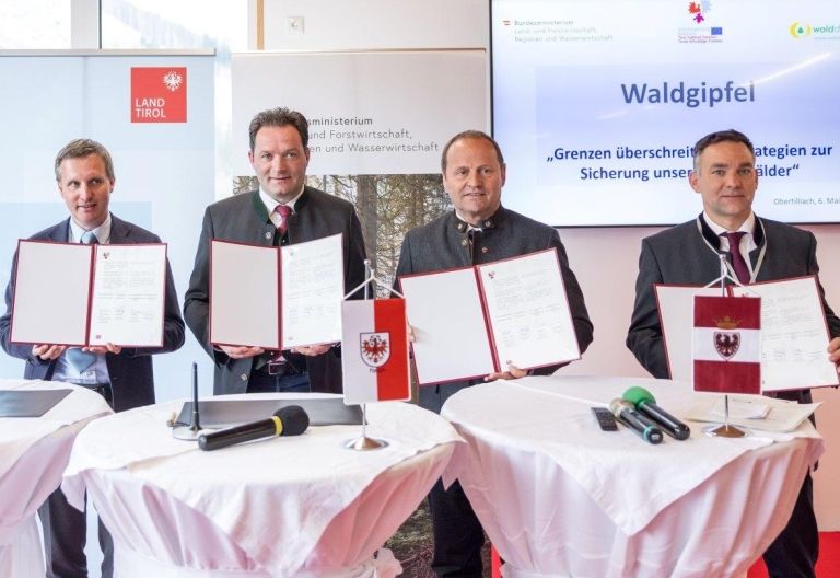 Waldgipfel in Obertilliach: Grenz-&uuml;berschreitende Strategien