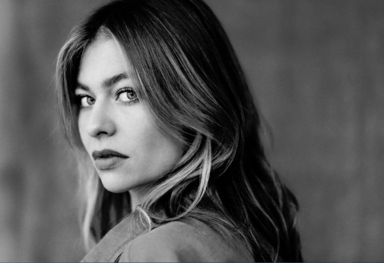 Zo&euml; bringt Pariser Flair nach Lienz