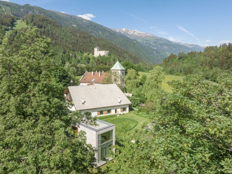 Denkmalschutzmedaille f&uuml;r Iselhof in Lienz