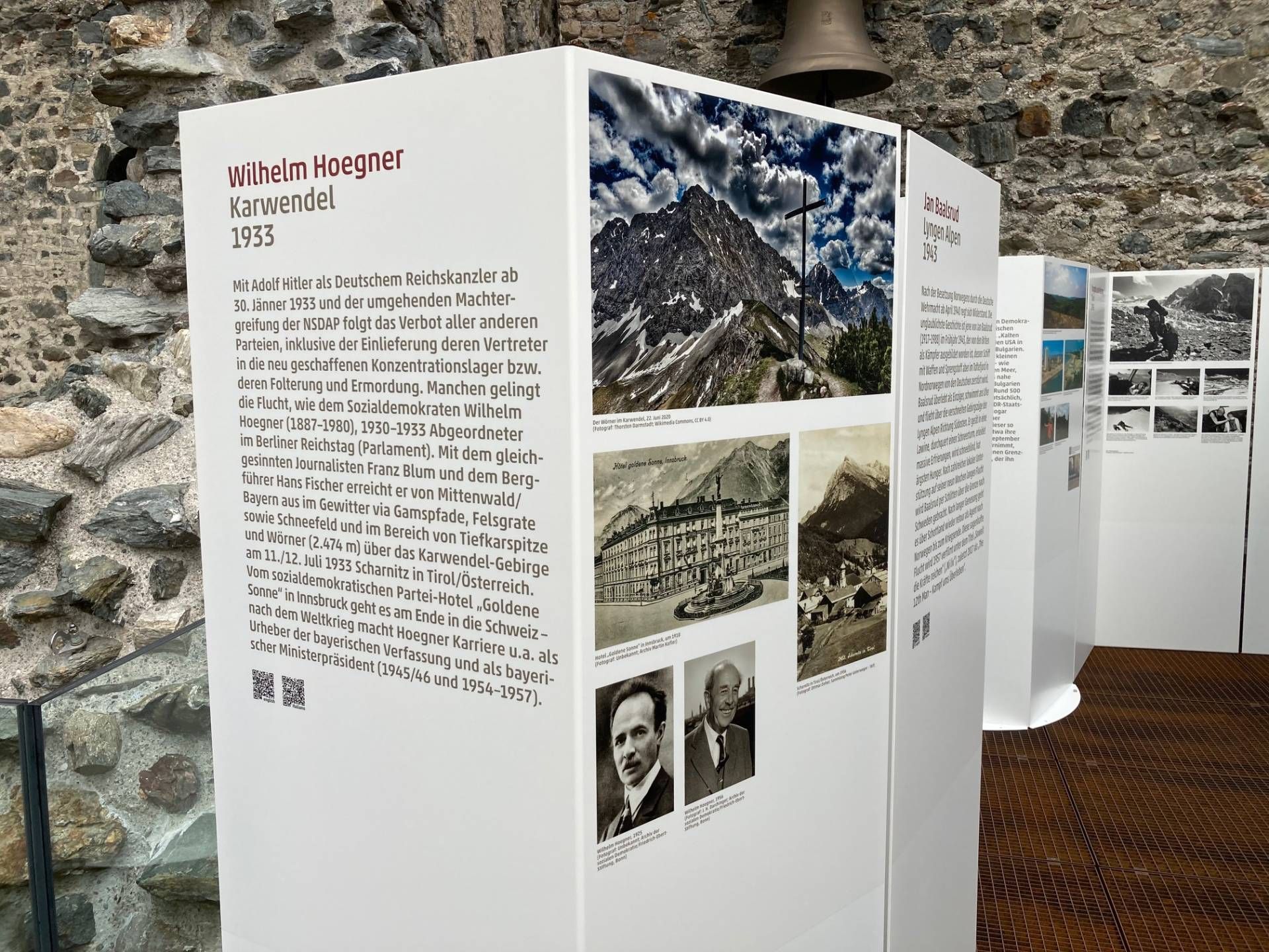 Fluchtwege &uuml;ber die Berge bilden den "roten Faden". Foto: Stangl
