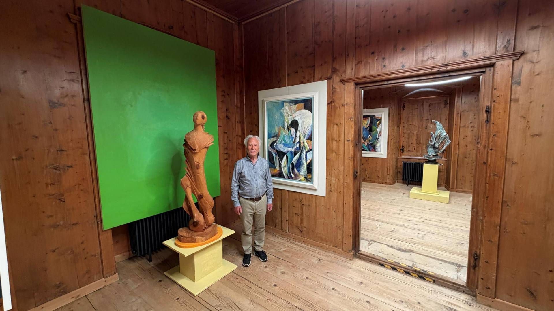 Die historischen R&auml;ume des Anraser Pfleghauses geben der Ausstellung von Leonard Lorenz den Rahmen.