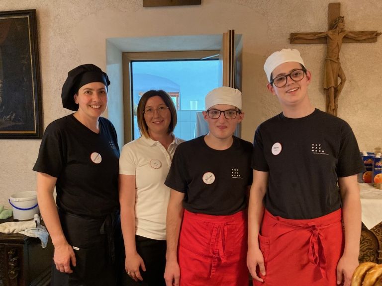 Tag der Offenen Burg: Aufbauwerk in Schloss Lengberg 