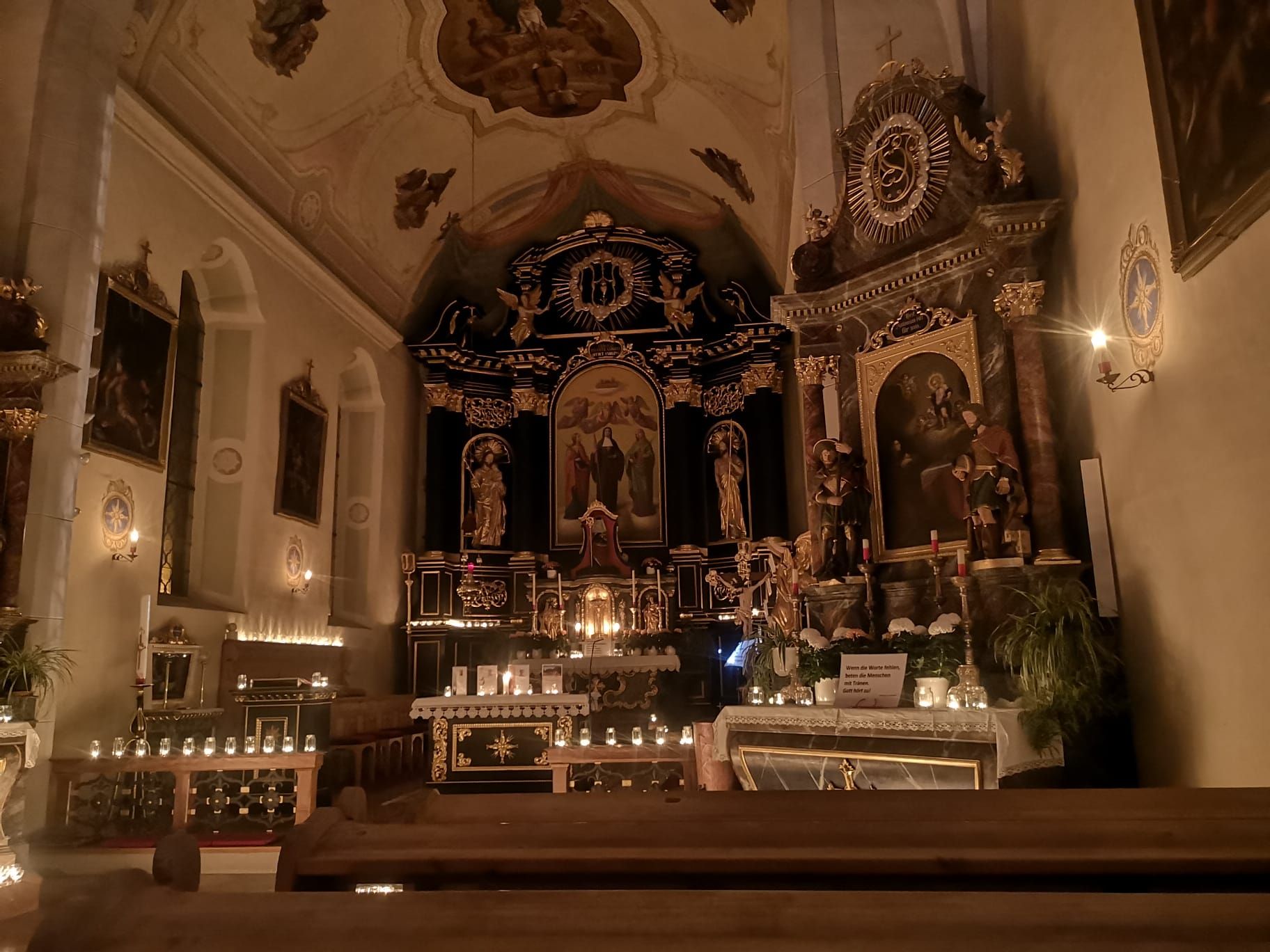 Und hier noch ein paar Eindr&uuml;cke vom n&auml;chtlichen Rundgang... in der Pfarrkirche Amlach. Foto: Mitterhofer