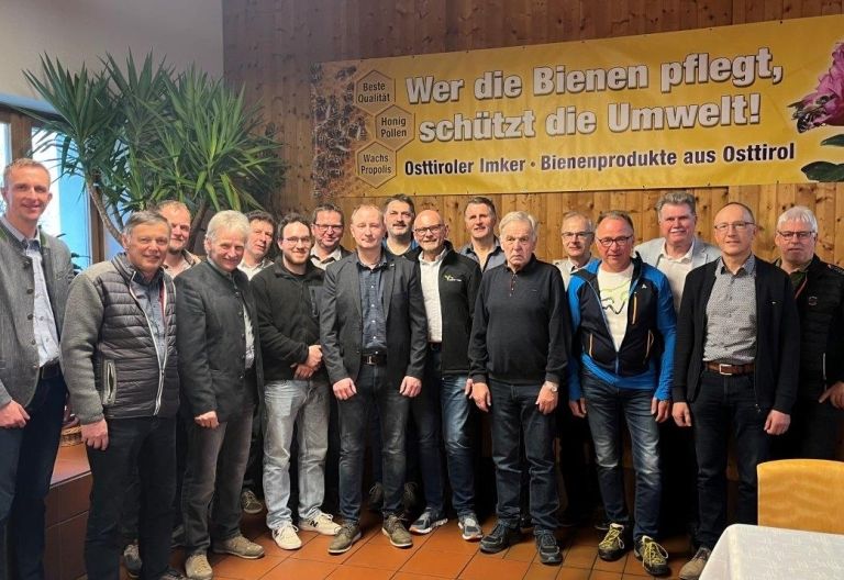 Rekordernte und Neuwahl bei den Osttiroler ImkerInnen