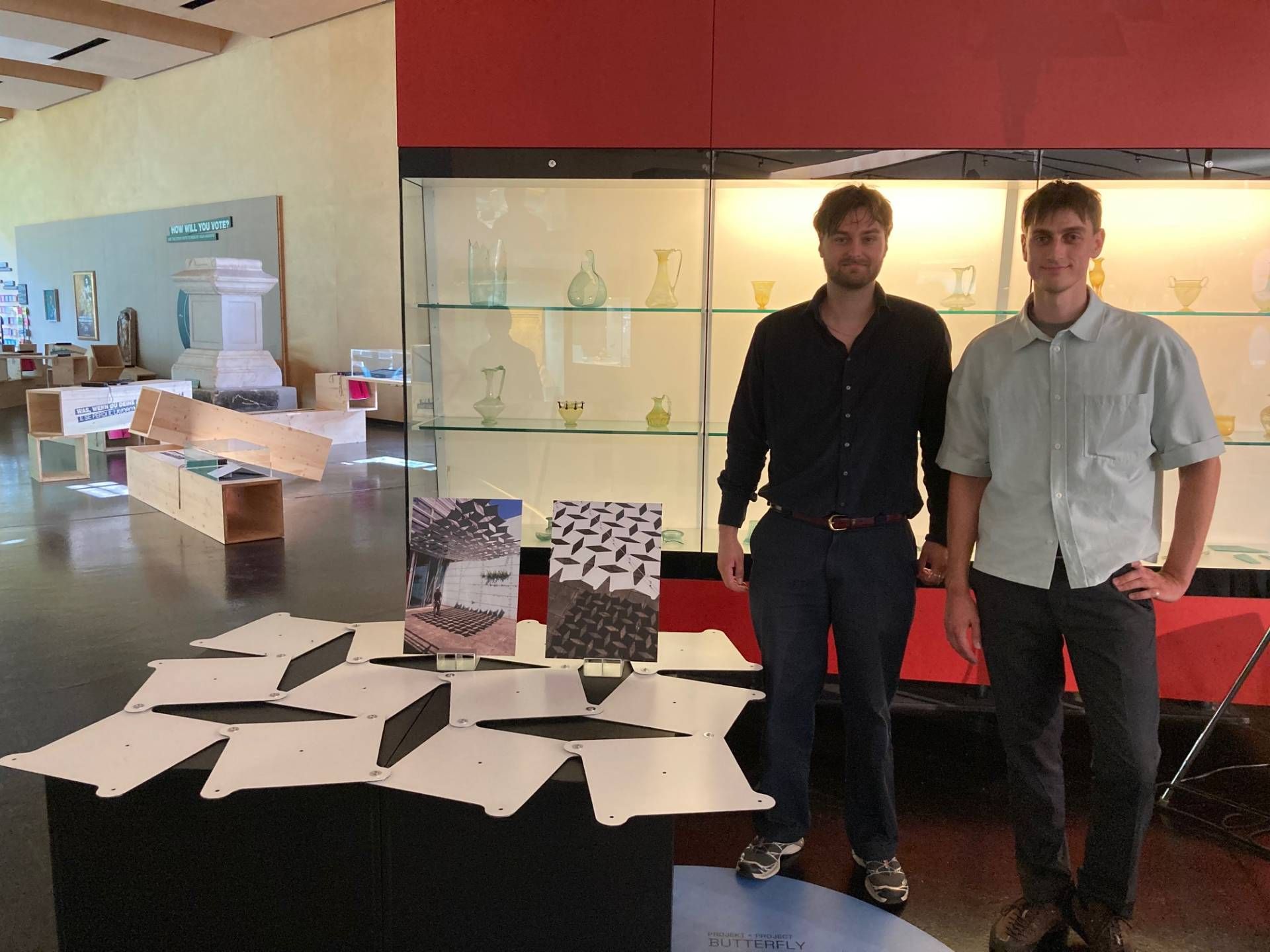 Moritz Gr&uuml;naug und Bastian Hau holten (mit Levent Ortak, nicht im Bild) einen der drei Hauptpreise mit der "Butterfly"-Beschattung. Foto: Stangl