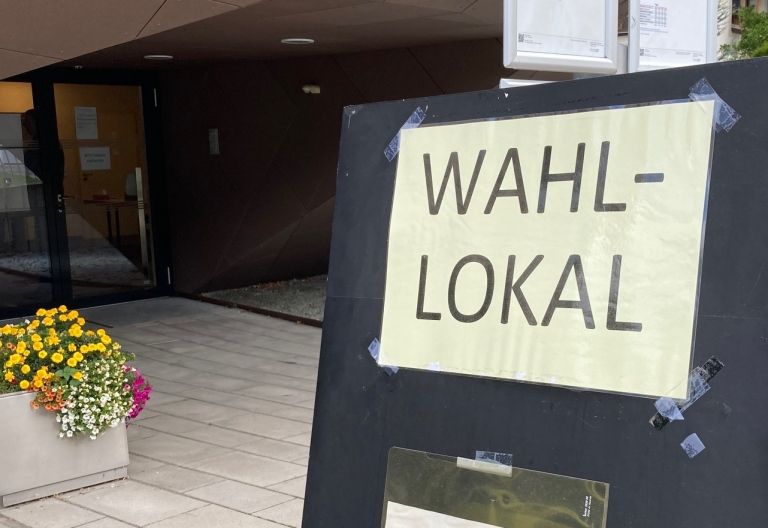 Alexander Van der Bellen bleibt Bundespr&auml;sident