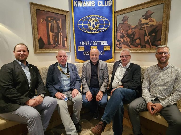 Amts&uuml;bergabe beim Kiwanis-Club Lienz-Osttirol