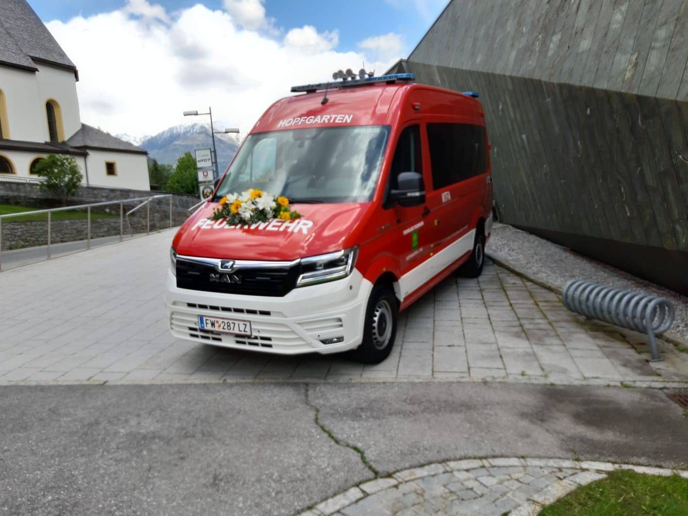 Das neue MTFA der Feuerwehr Hopfgarten konnte gesegnet und &uuml;bergeben werden. Foto: Abart