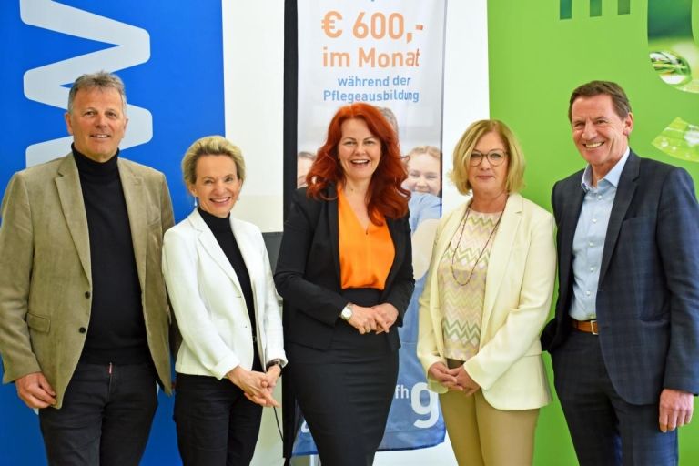 Viele Wege f&uuml;hren zum Pflegeberuf