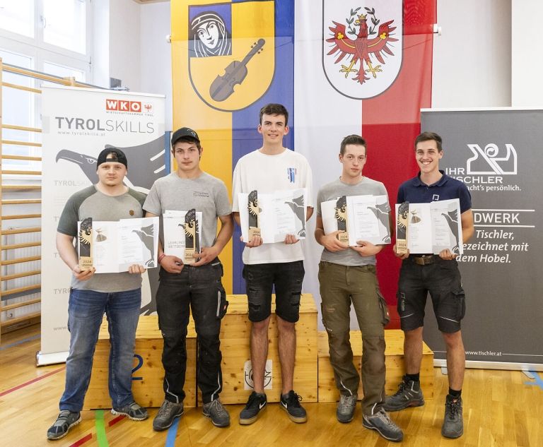 Osttiroler Tischlernachwuchs gl&auml;nzte bei Landesbewerb