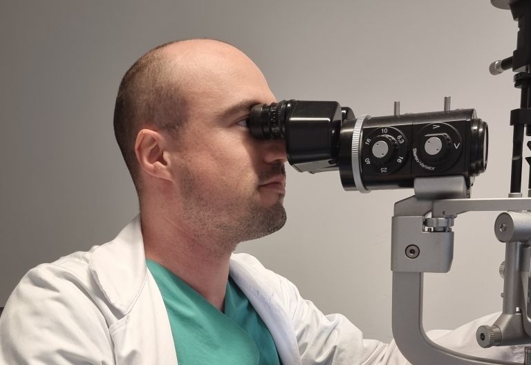 Junger Osttirol-R&uuml;ckkehrer er&ouml;ffnet Augenarzt-Praxis