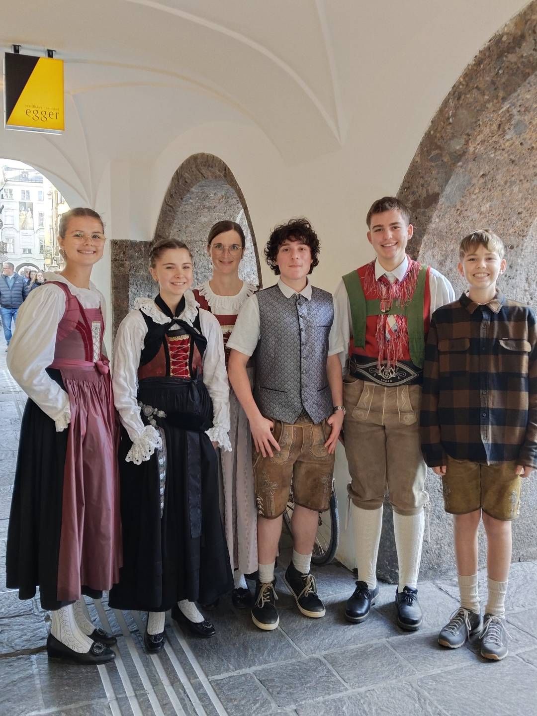 Die VIERwitzigen konnten sich bereits einige Erfolge erspielen. Die MusikantInnen kommen aus Gaimberg, Thurn, Anras, Lienz und Matrei.
