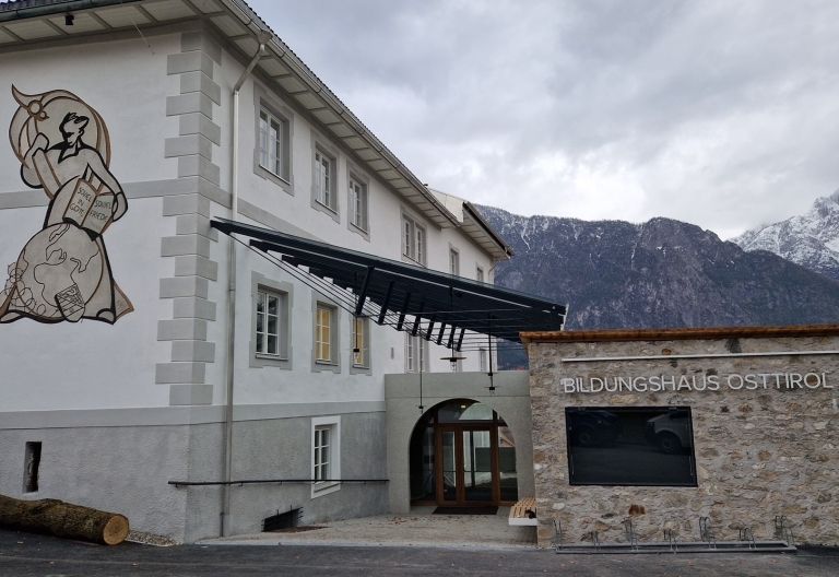 Bildungshaus bezieht das ausgebaute Widum St. Andr&auml;